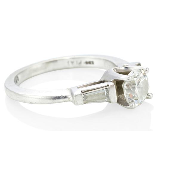 Platnium Diamond Ring - Picture 4 of 5